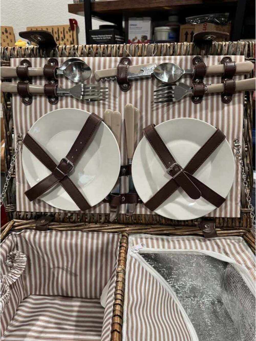 Wicker Picnic Basket Set Deluxe